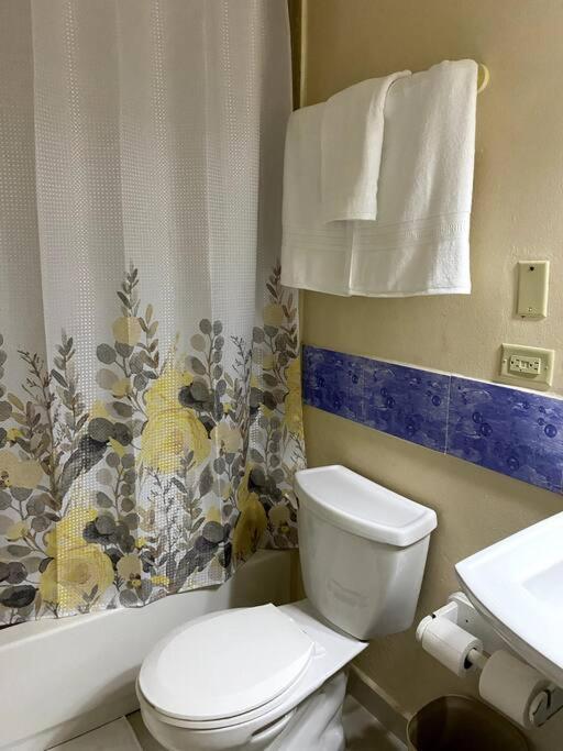 Lush Tropical Apartment Located In A 4-Star Resort Runaway Bay Bagian luar foto
