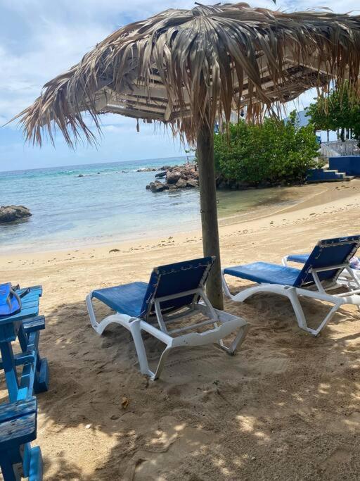 Lush Tropical Apartment Located In A 4-Star Resort Runaway Bay Bagian luar foto