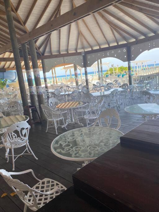 Lush Tropical Apartment Located In A 4-Star Resort Runaway Bay Bagian luar foto