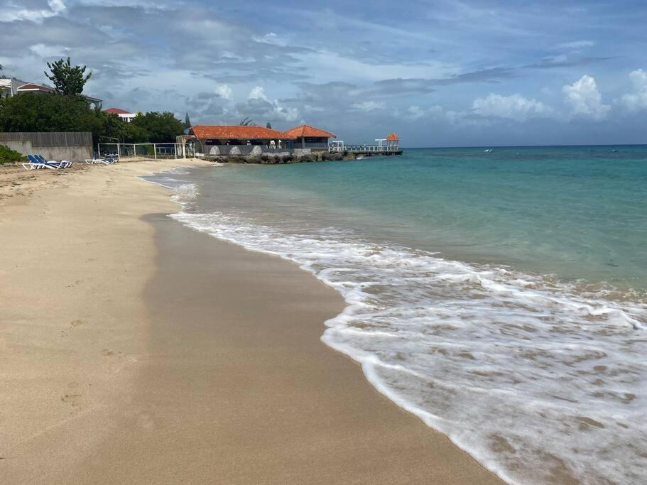 Lush Tropical Apartment Located In A 4-Star Resort Runaway Bay Bagian luar foto