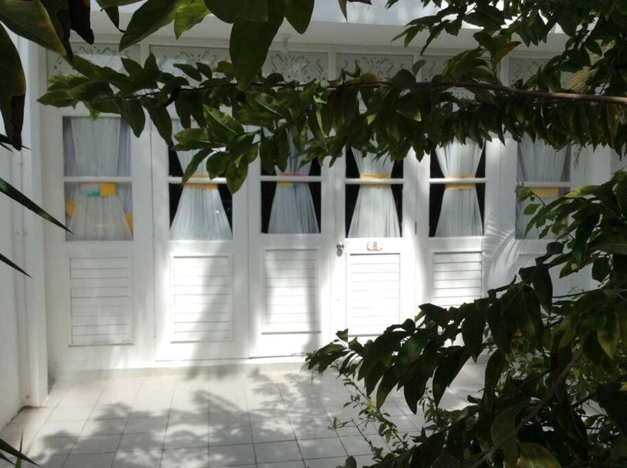 Lush Tropical Apartment Located In A 4-Star Resort Runaway Bay Bagian luar foto
