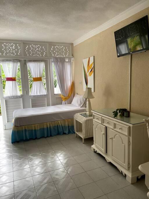 Lush Tropical Apartment Located In A 4-Star Resort Runaway Bay Bagian luar foto