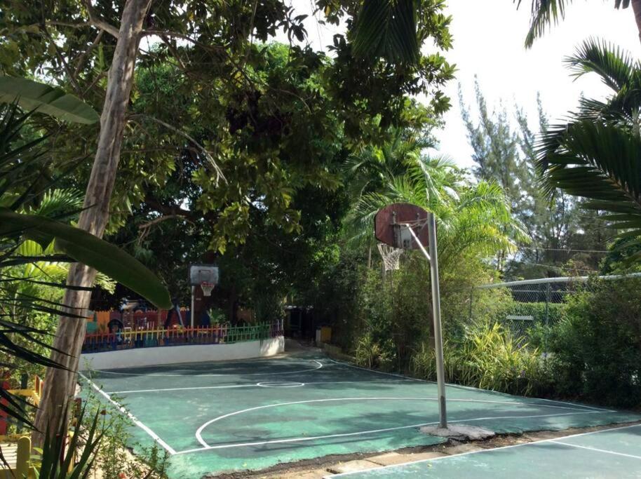 Lush Tropical Apartment Located In A 4-Star Resort Runaway Bay Bagian luar foto