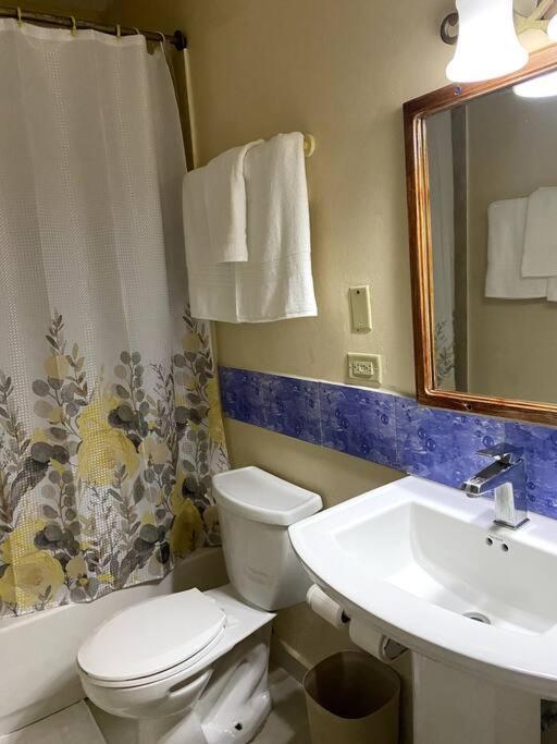 Lush Tropical Apartment Located In A 4-Star Resort Runaway Bay Bagian luar foto